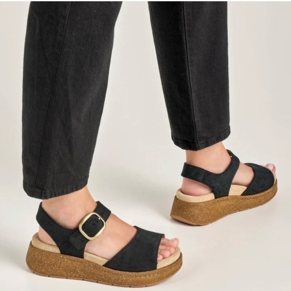 Dansko Bianca Chunky Platform Wedge Suede Sandals Women size 41 NWOB $150